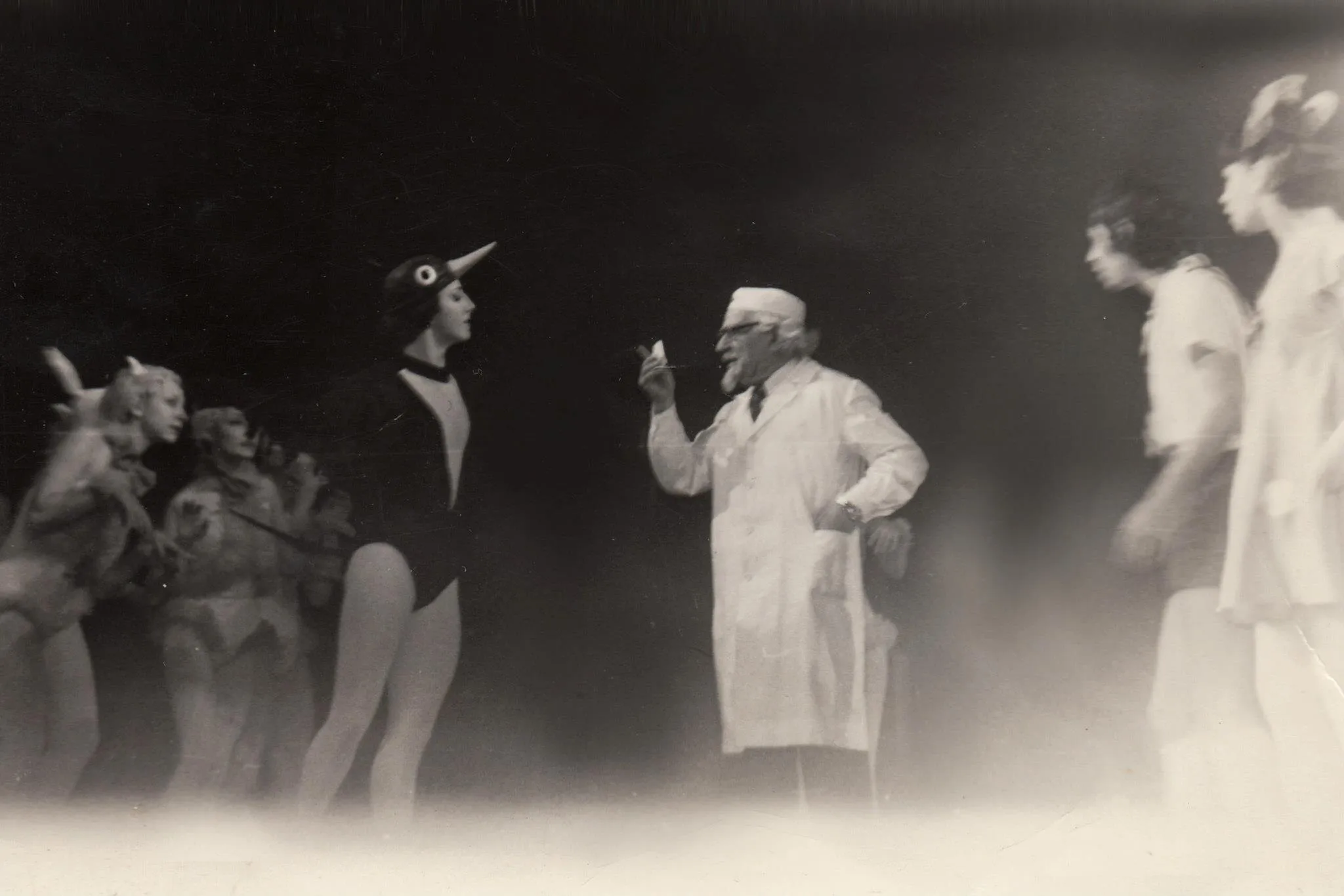 Photographie d'archives : une scène de ballet.