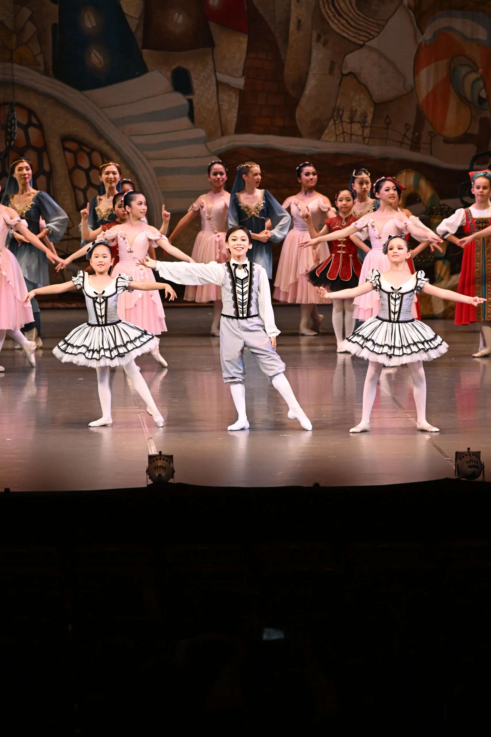 Ligne de tutus et de costumes de caractère.